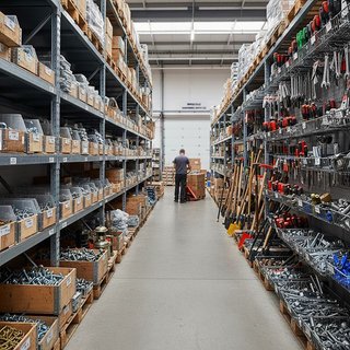 철물, 금속 파스너 및 수공구 도매업