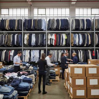 남녀용 겉옷 및 셔츠 도매업