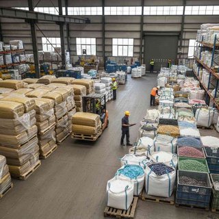 플라스틱 물질 및 합성고무 도매업