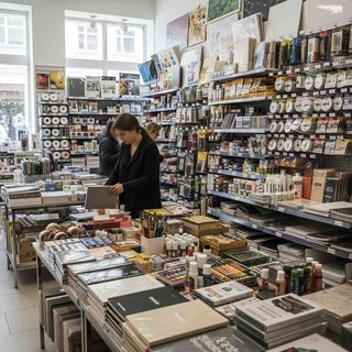 문구용품 및 회화용품 소매업