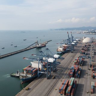 항구 및 기타 해상 터미널 운영업