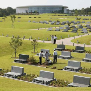 화장터 운영, 묘지 분양 및 관리업